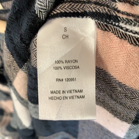 Olive and Oak flannel long sleeve - Picture 4 of 8